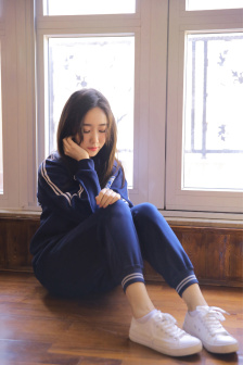 变成黑皮辣妹后我和朋友做了